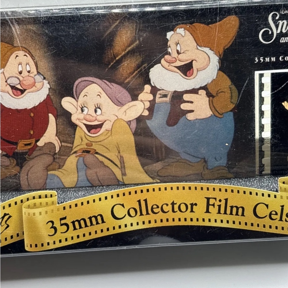 WALT DISNEY SNOW WHITE AND THE SEVEN DWARFS 35MM COLLECTOR FILM CELS - Picture 9 of 11